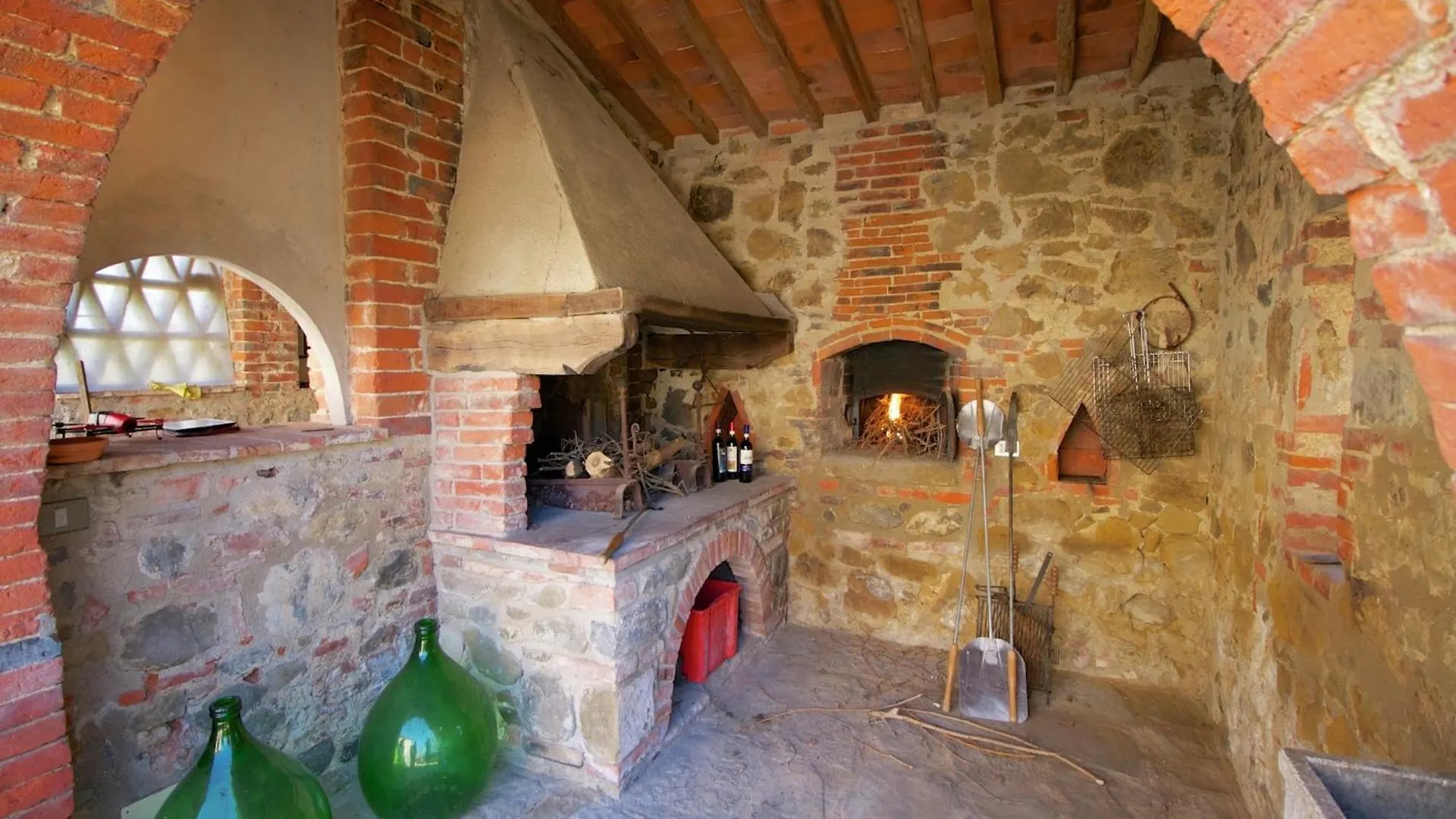 Authentic Holiday Home In Bucine With Swimming Pool Ambra 0*,  Itálie