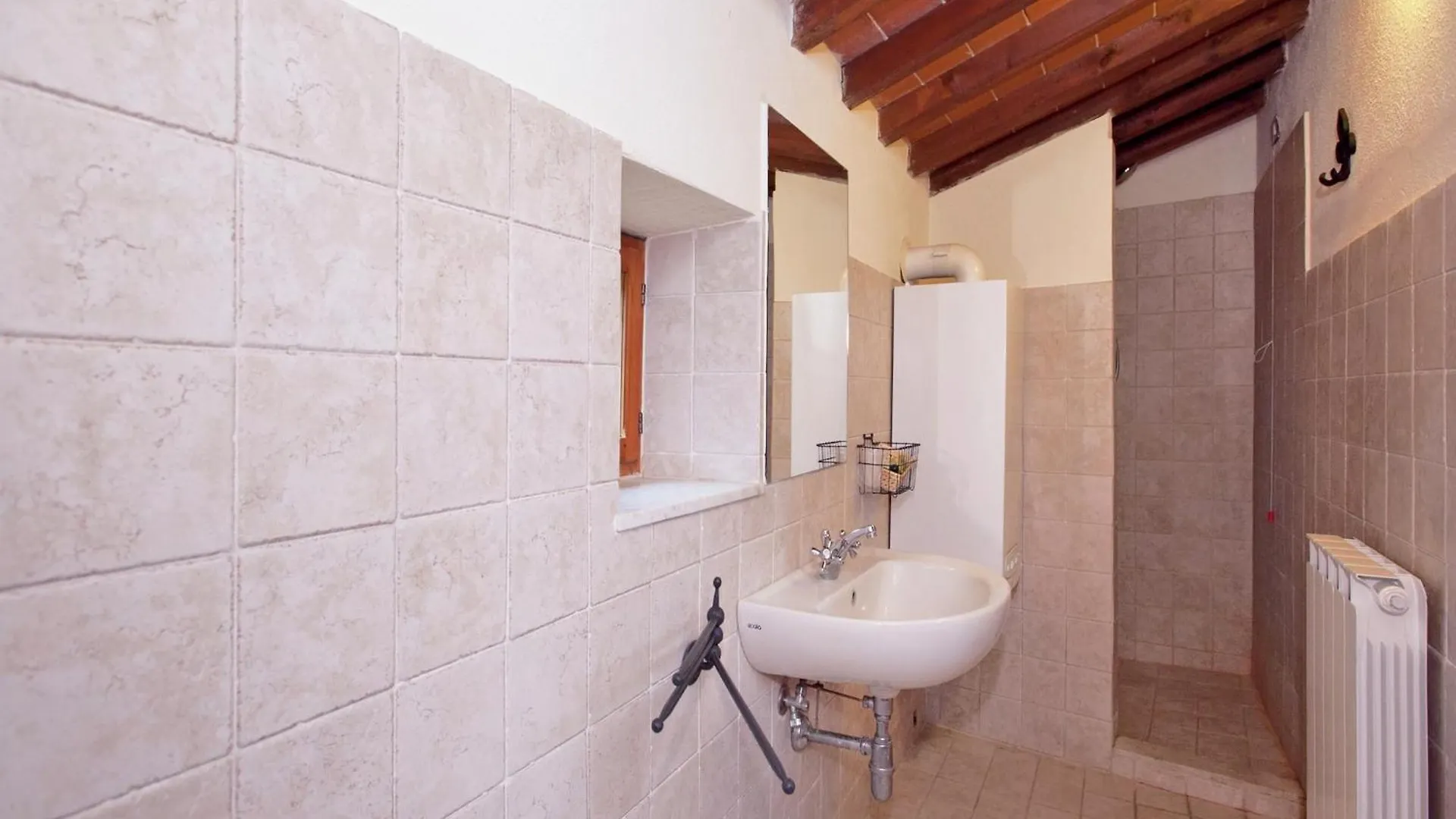 Authentic Holiday Home In Bucine With Swimming Pool Ambra