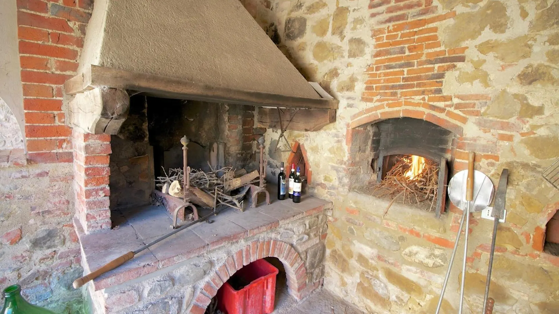 Authentic Holiday Home In Bucine With Swimming Pool Ambra