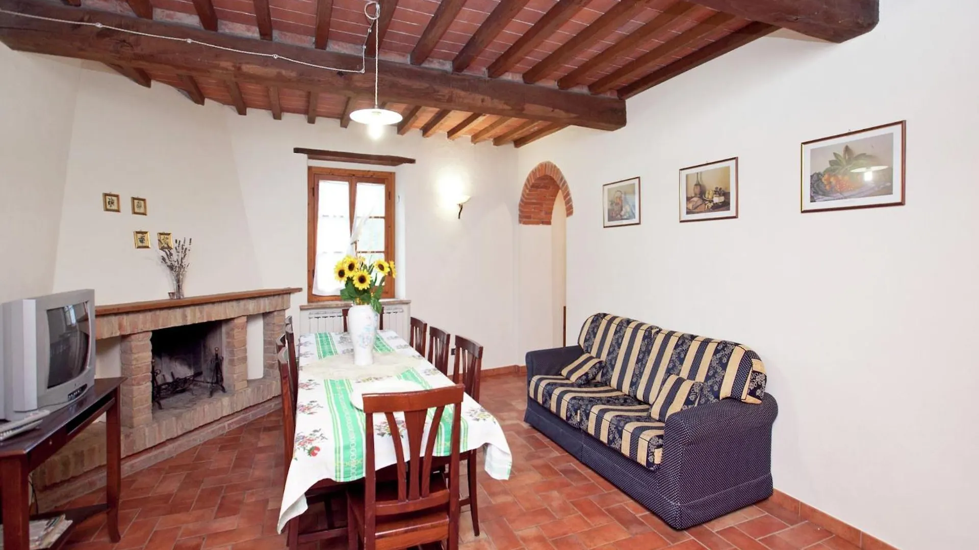 Authentic Holiday Home In Bucine With Swimming Pool Ambra